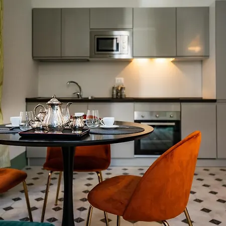 Capo 10 Liberty Apartment