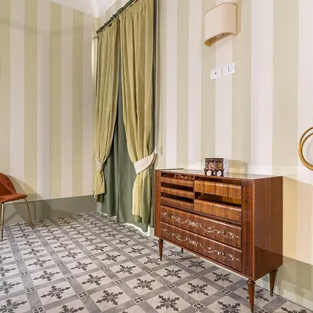 Capo 10 Liberty Apartment *