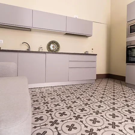 Capo 10 Liberty Apartment